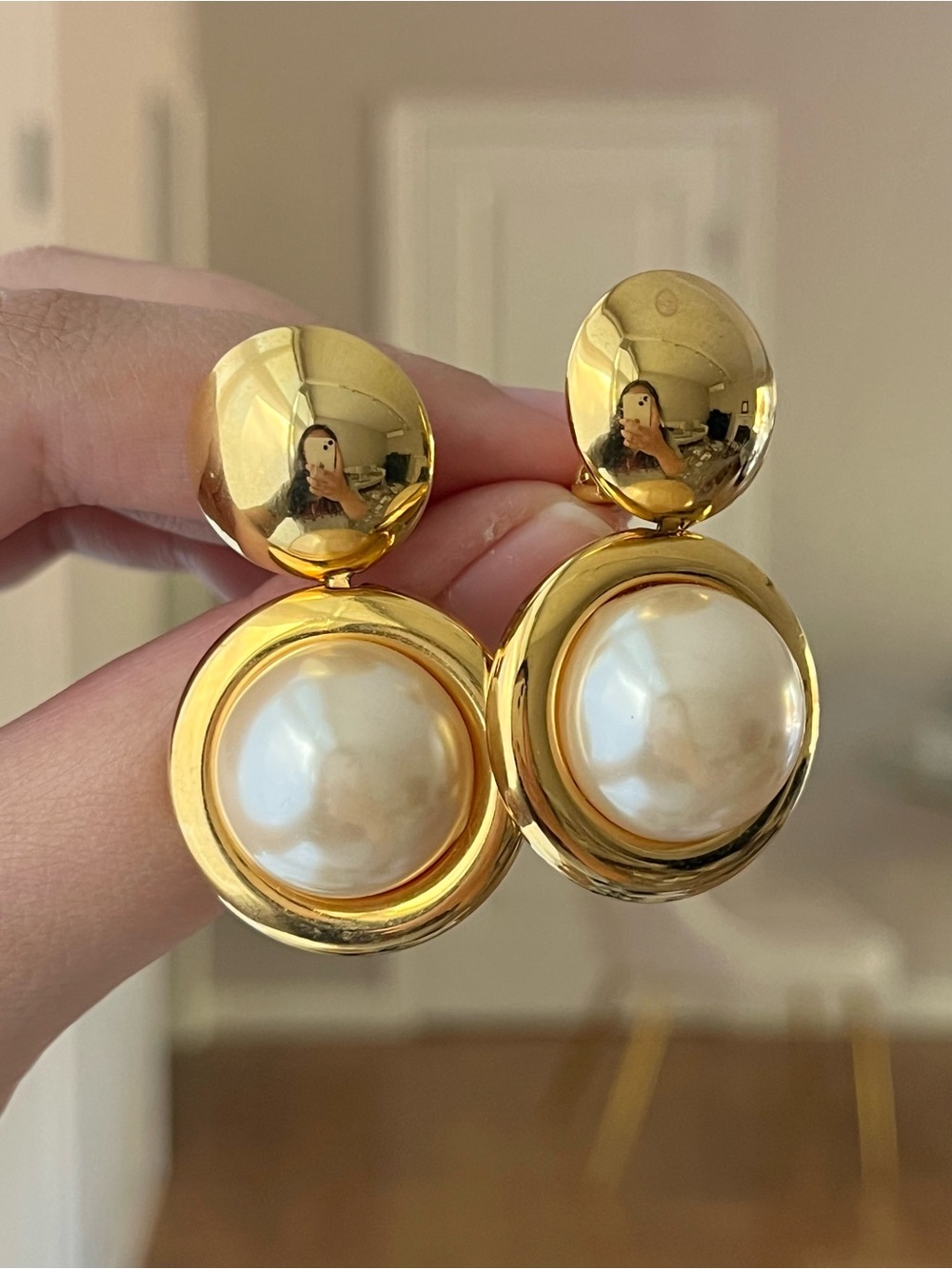 Vintage Erwin Pearl Round Pearl Cabochon Drop Gold-Tone Clip-On Earrings